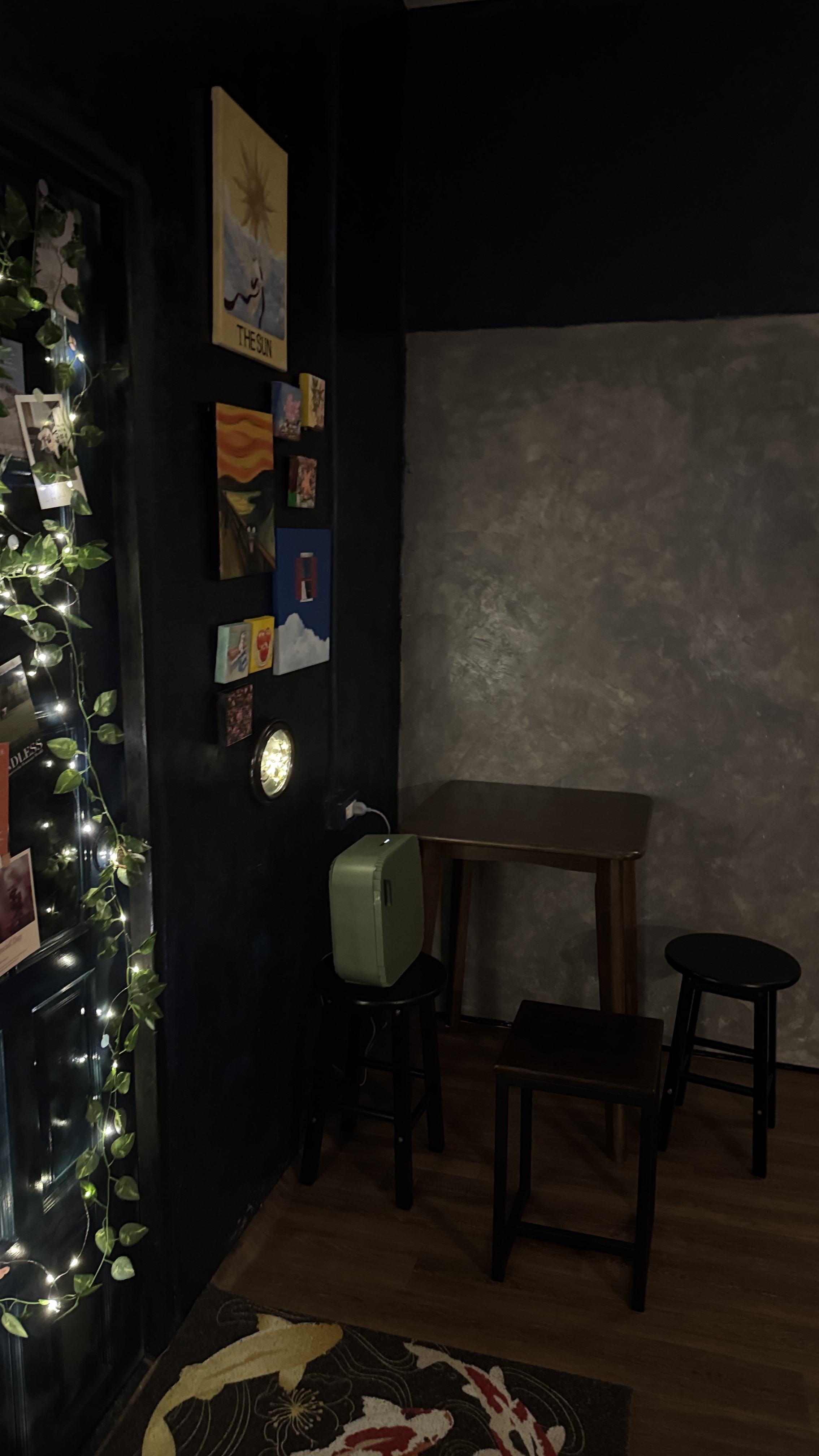 Small table for 2 with a power socket